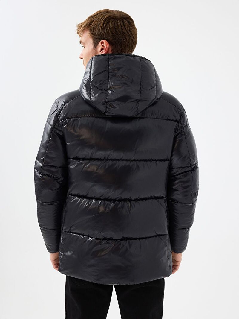 Erkek Siyah Kapüşonlu Regular Fit Mont