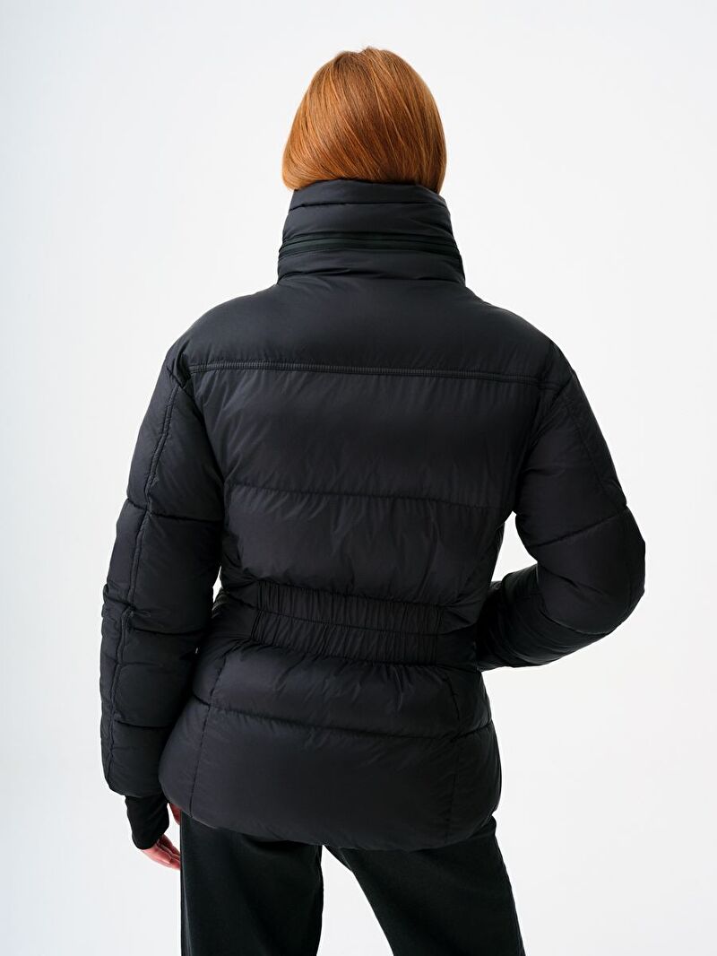 Kadın Siyah Balıkçı Yaka Regular Fit Mont