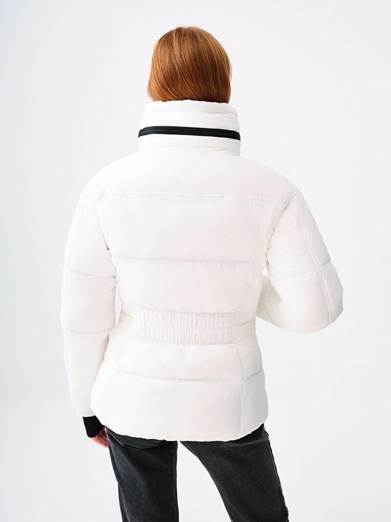 Kadın Beyaz Balıkçı Yaka Regular Fit Mont