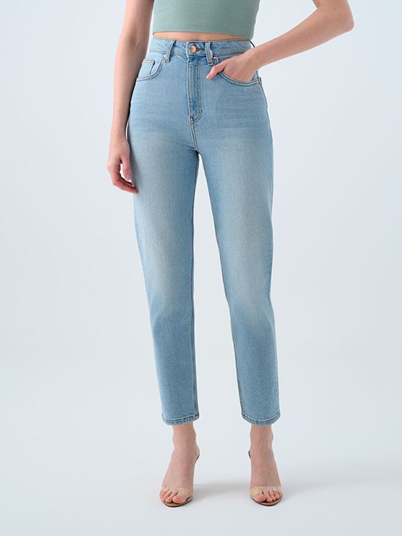 Mom Kadın Mavi Dar Paça Yüksek Bel Slim Fit Jean Pantolon