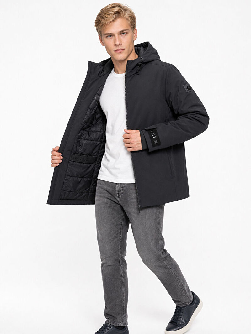 Erkek Lacivert Kapüşonlu Regular Fit Mont